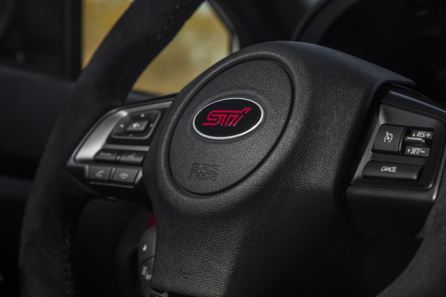 Детали интерьера Subaru WRX STI S209 2019 года  (NA) (фото 34 из 44)